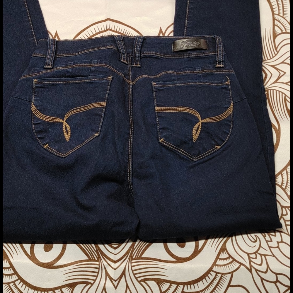 Jeans - Picture 2 of 3